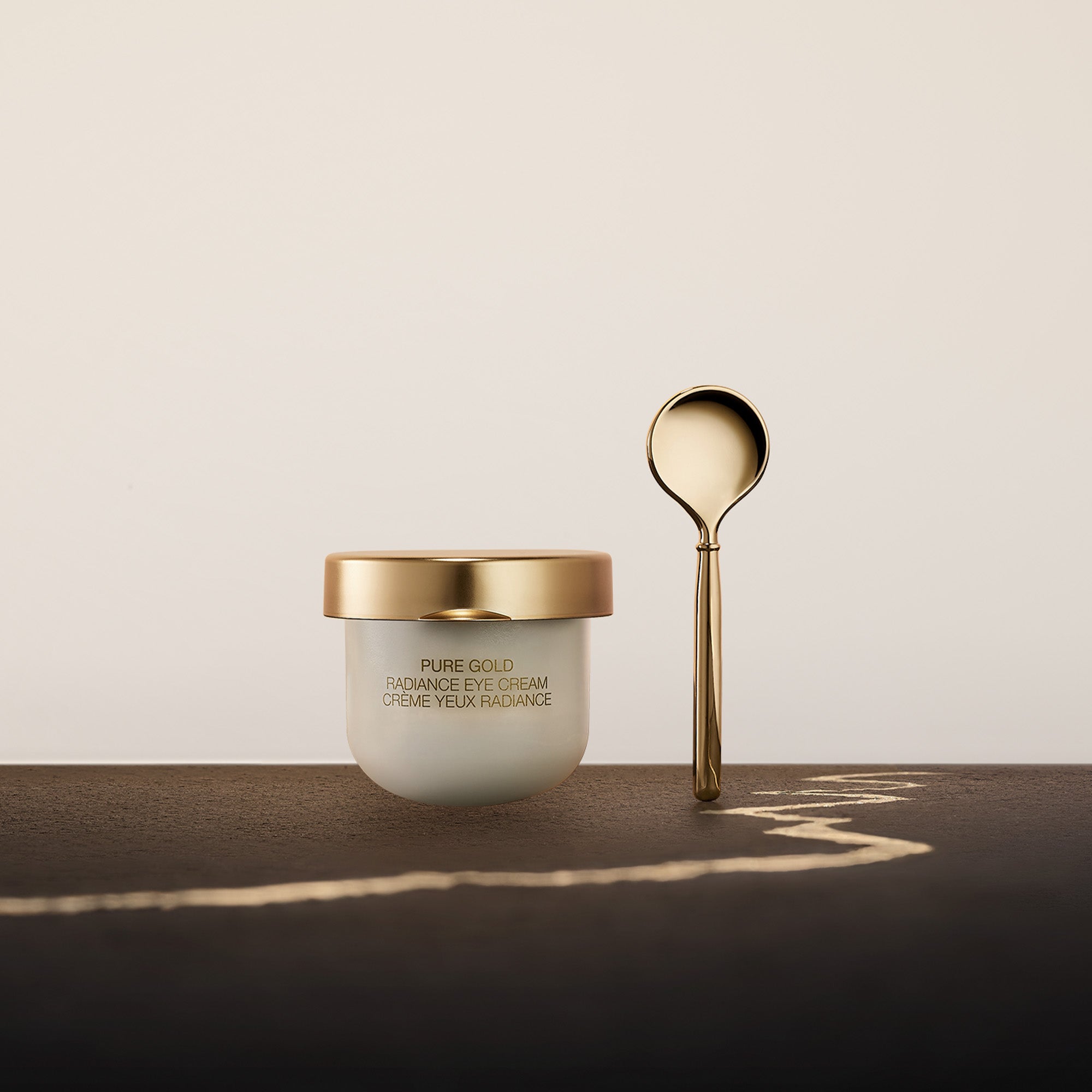 ラ・プレリー　ピュアGラディアンスアイクリーム (目もと用クリーム) 20ml Pure Gold Pure Gold Radiance Eye Cream 20ml – Nourishing and